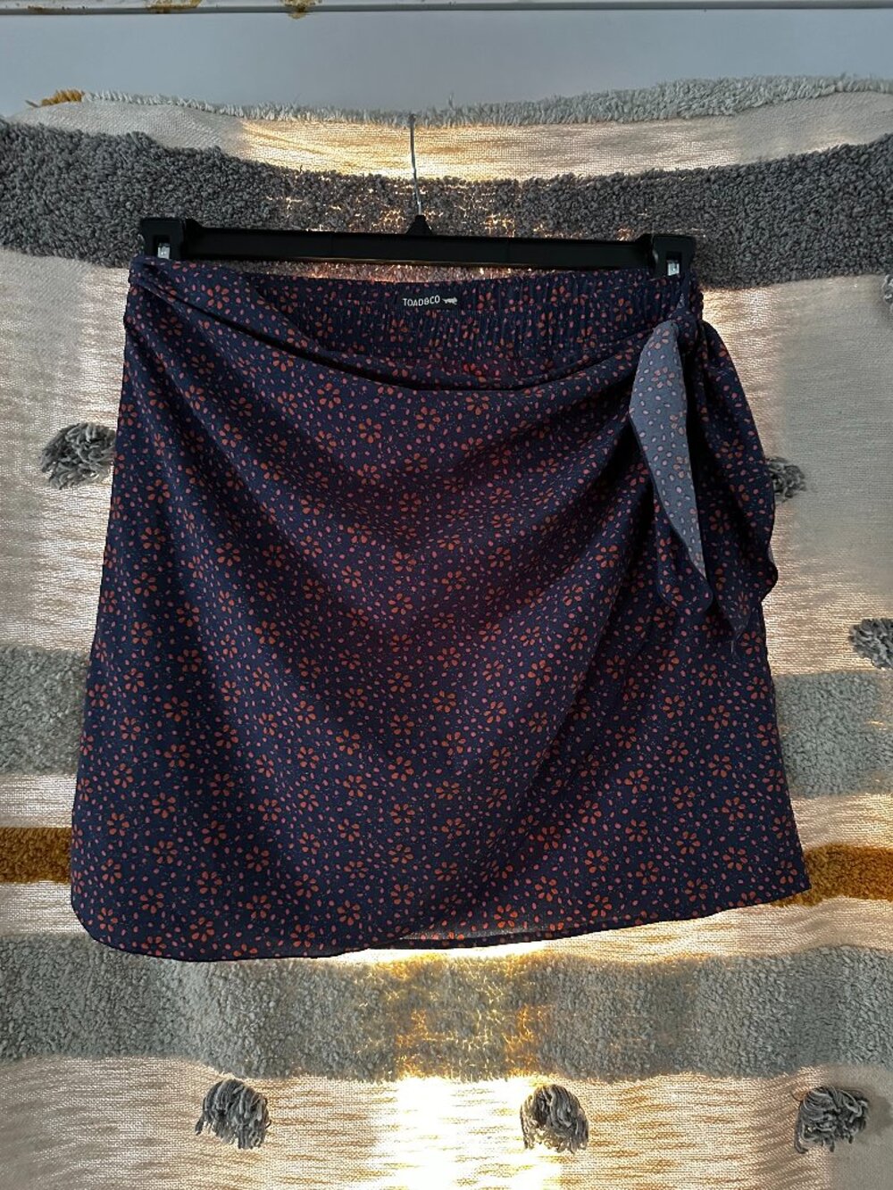Toad & Co. Womens Sunkissed Wrap Skirt Small Dot Floral Navy - Medium